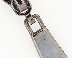 Бегунки Т-8 декоративные для молнии металл автомат (1000шт)